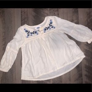 🎃Old Navy - off white embroidered detail